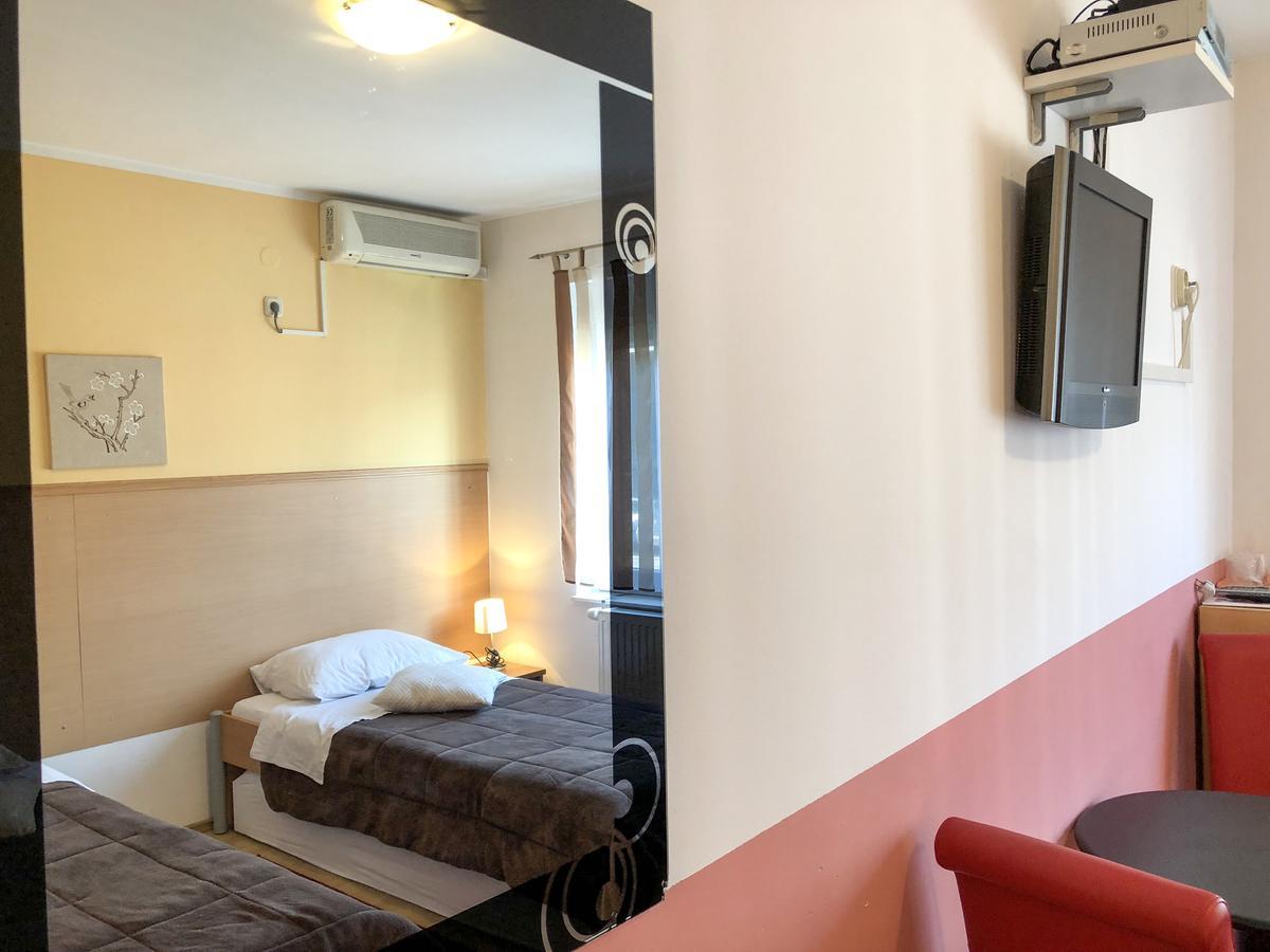 Hotel Smjestaj Natalija Osijek Exterior foto